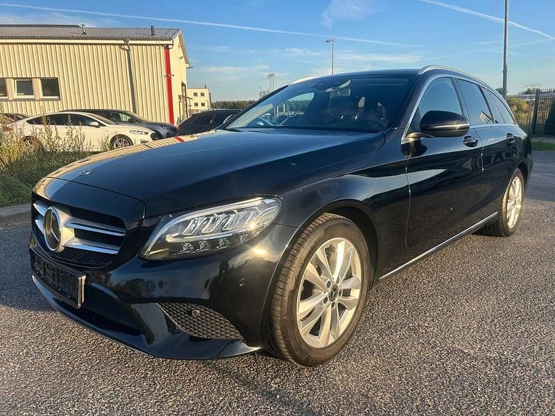 Schwarz Gebraucht 2019 Mercedes C220 Avantgarde Kombi | 18.450 € (Guter Preis) - Bild 1/4