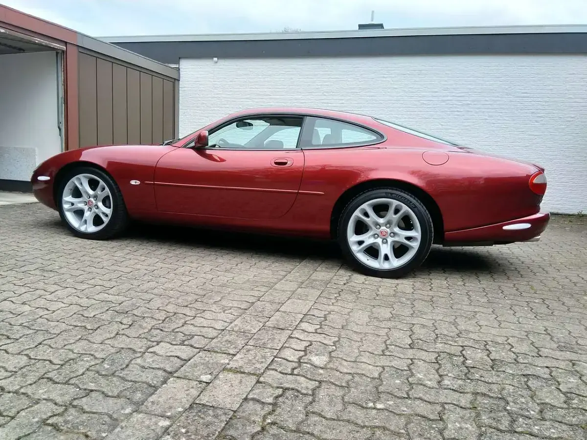 Gebraucht Jaguar XK 284 PS (208 kW) 1997 Rot Coupé