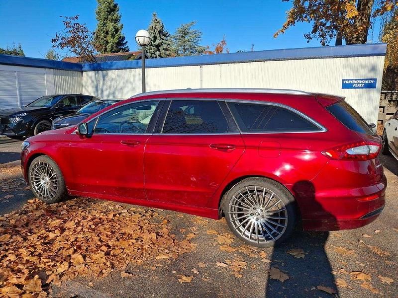 Gebraucht Ford Mondeo Titanium 160 PS (117 kW) 2017 Rubyrot (metallic) Kombi
