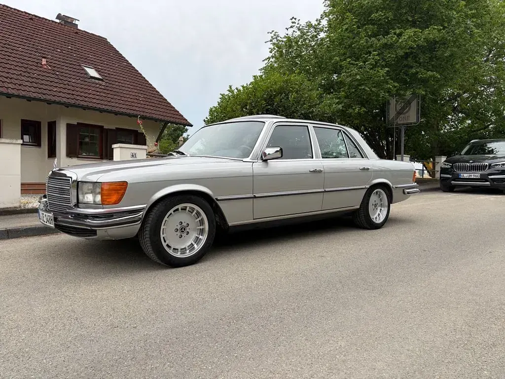 Gebraucht Mercedes 280 185 PS (136 kW) 1976 Silber Limousine