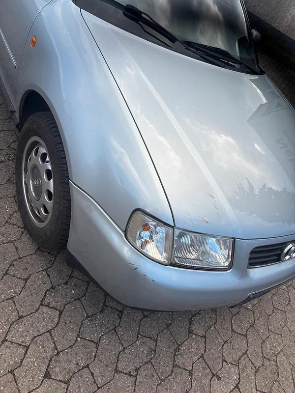 Second-hand Audi A3 101 CP (74 kW) 1999 Argintiu Hatchback