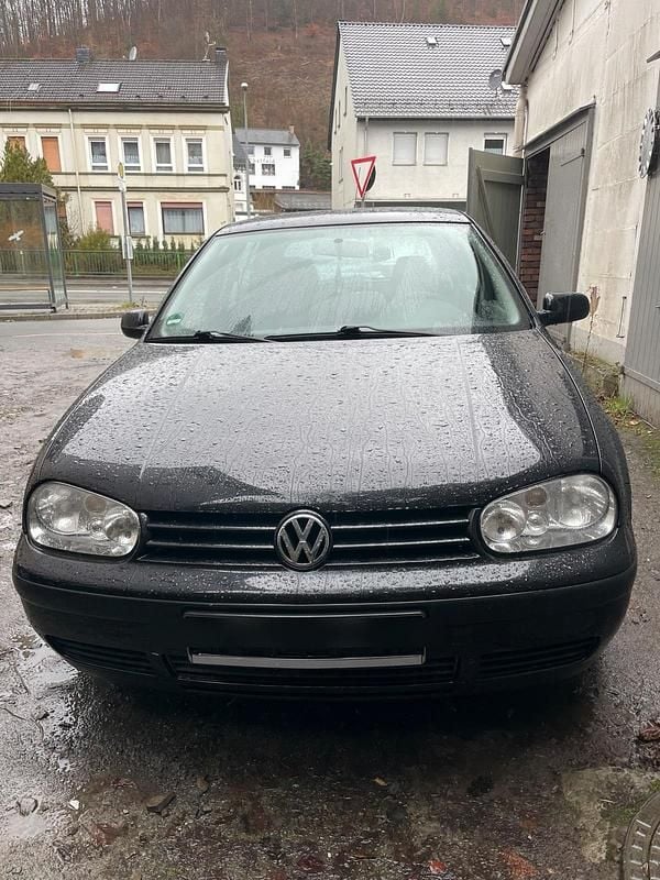 Gebraucht VW Golf IV 75 PS (55 kW) 2004 Schwarz Kleinwagen