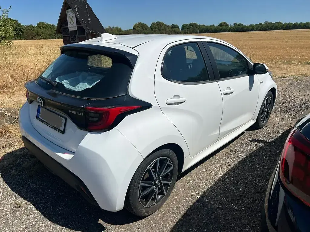 Gebraucht Toyota Yaris Club 116 PS (85 kW) 2020 Weiß Limousine