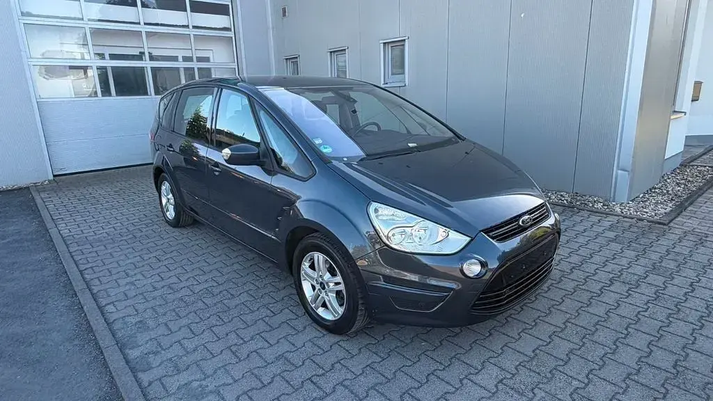 Gebraucht Ford S-MAX Trend 116 PS (85 kW) 2010 Grau Van / Kleinbus