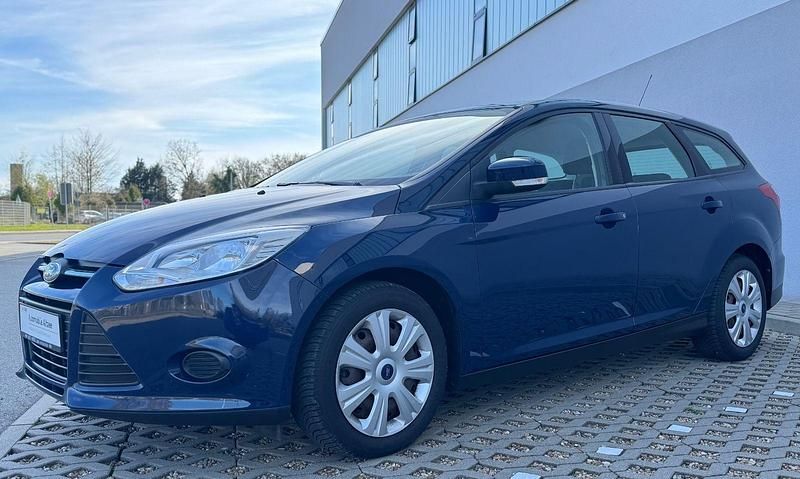 Usata Ford Focus 101 CV (74 kW) 2014 Blu Station wagon