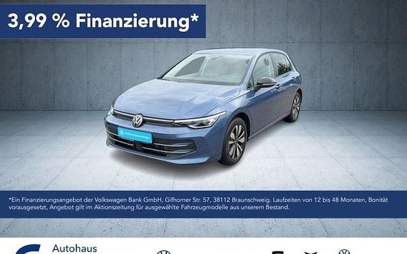 Blau Gebraucht 2024 VW Golf VIII Goal Limousine | 31.190 € (Superpreis) - Bild 1/4