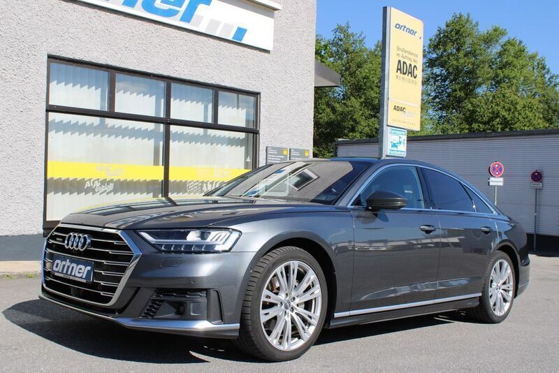 Grau Gebraucht 2019 Audi A8 Ambiente Limousine | 43.900 € (Fairer Preis) - Bild 1/4