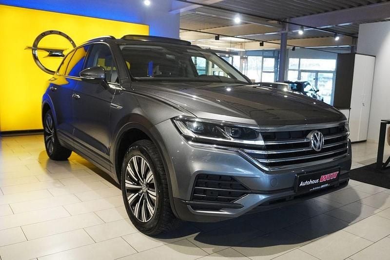 Grau Gebraucht 2019 VW Touareg SUV | 33.990 € (Guter Preis) - Bild 1/4