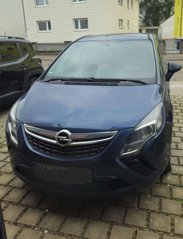Blau Gebraucht 2016 Opel Zafira Tourer Edition Van / Kleinbus | 7.800 € (Superpreis) - Bild 1/4