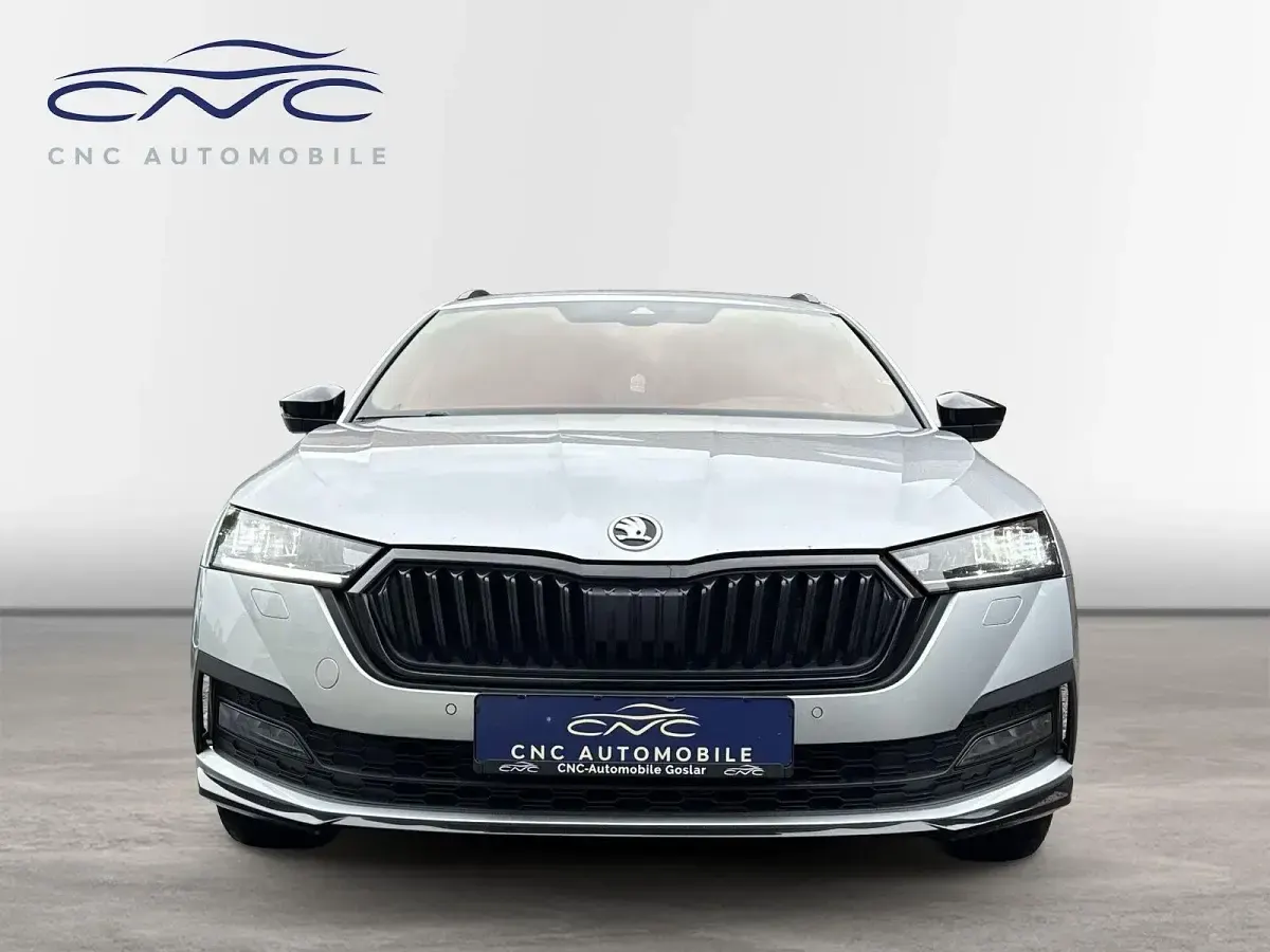 Gebraucht Skoda Octavia SportLine 150 PS (110 kW) 2023 Silber Kombi
