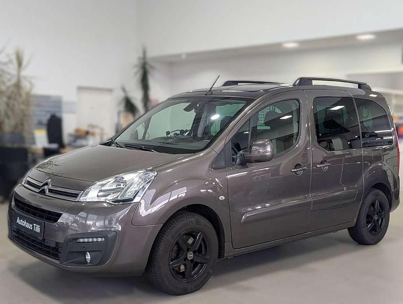 Gris moka Gebraucht 2015 Citroën Berlingo Shine Van / Kleinbus | 12.450 € (Teuer) - Bild 1/4
