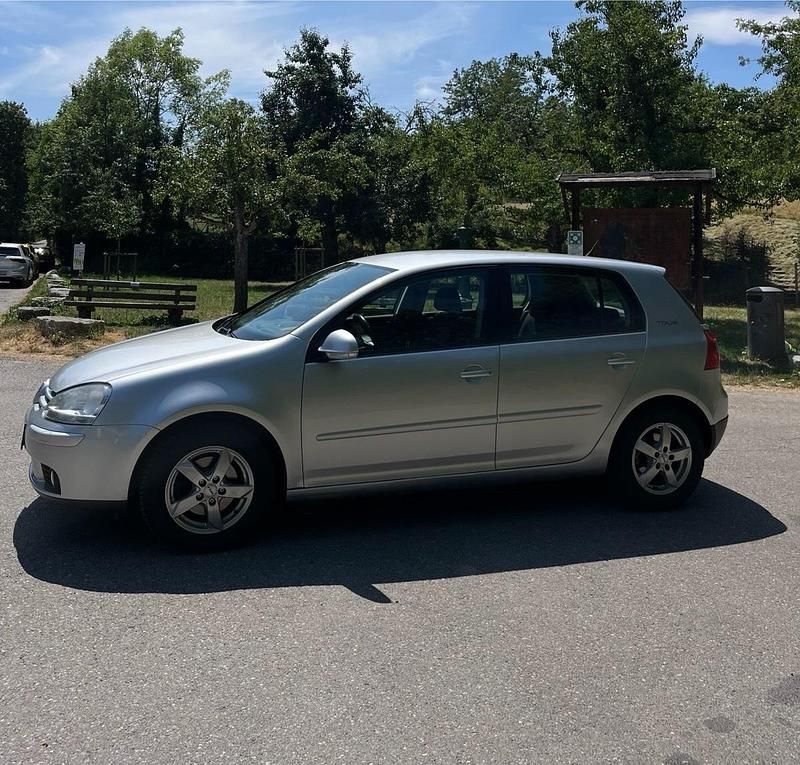 Usata VW Golf V 80 CV (58 kW) 2007 Argento Utilitaria