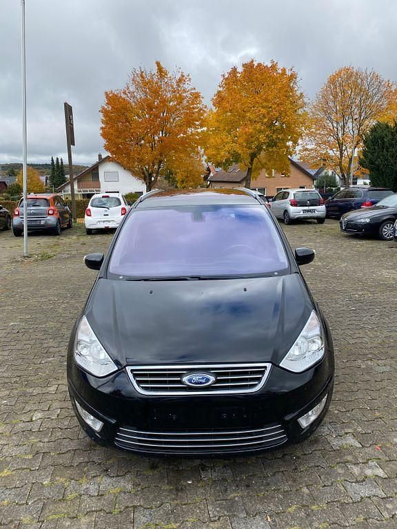 Schwarz Gebraucht 2010 Ford Galaxy Titanium Van / Kleinbus | 5.990 € (Fairer Preis) - Bild 1/4