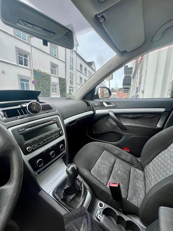 Gebraucht Skoda Octavia 122 PS (89 kW) 2009 Schwarz Kombi