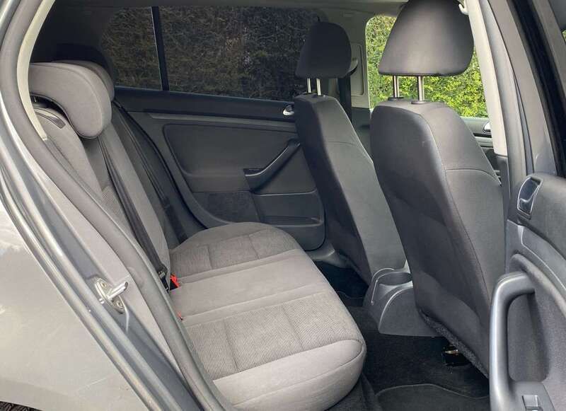 Grau Gebraucht 2008 VW Golf VI Edition Kleinwagen | 2.499 € (Guter Preis) - Bild 1/4
