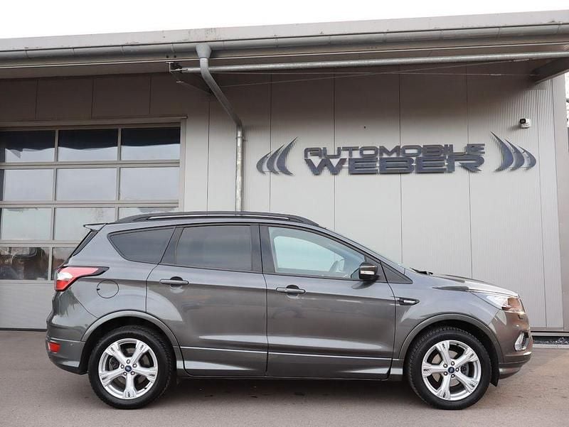 Gebraucht Ford Kuga ST-Line 150 PS (110 kW) 2019 Grau SUV