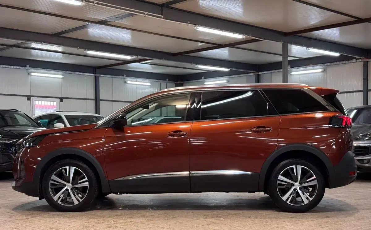 Gebraucht Peugeot 5008 Allure 131 PS (96 kW) 2022 Braun SUV