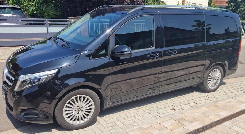 Schwarz Gebraucht 2019 Mercedes V250 Avantgarde Van / Kleinbus | 38.000 € - Bild 1/4