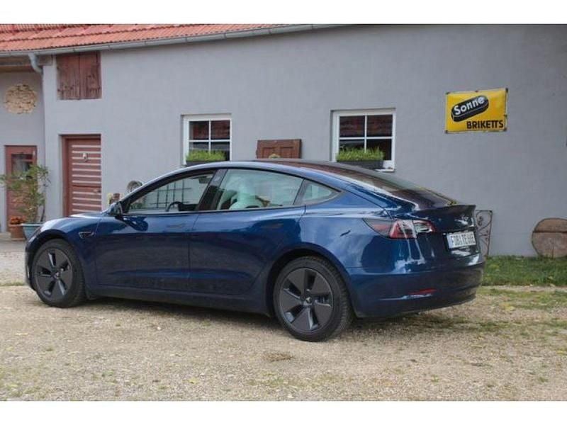Gebraucht Tesla Model 3 208 kW (283 PS) 2022 Deepbluemet. (metallic) Limousine