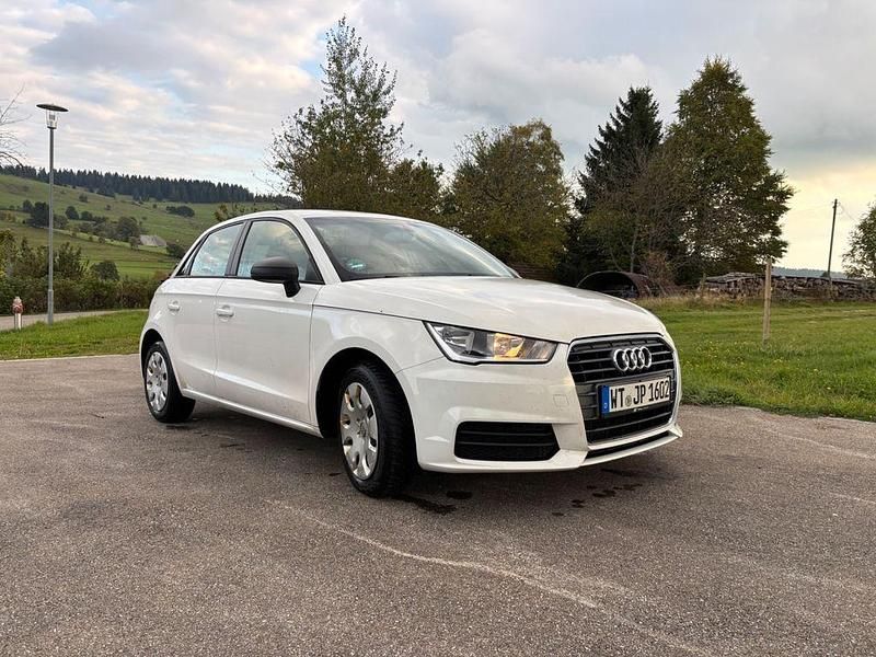 Weiß Gebraucht 2018 Audi A1 Sportback Kleinwagen | 13.200 € - Bild 1/4