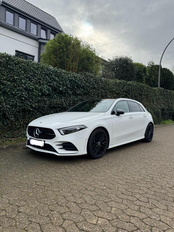 Weiß Gebraucht 2020 Mercedes A250 AMG Kleinwagen | 29.990 € (Fairer Preis) - Bild 1/4
