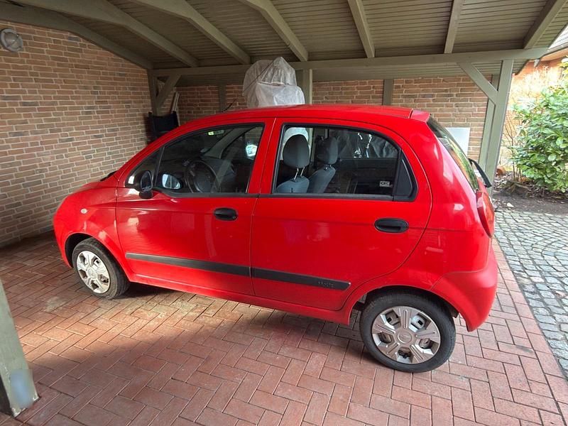 Gebraucht Chevrolet Matiz 52 PS (38 kW) 2009 Rot Kleinwagen