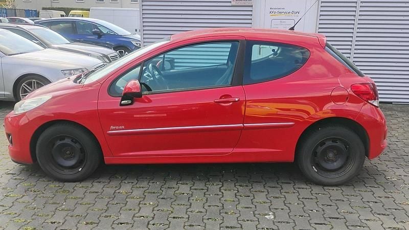 Gebraucht Peugeot 207 95 PS (69 kW) 2012 Rot Kleinwagen