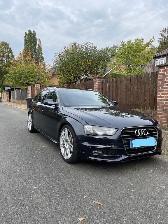 Blau Gebraucht 2012 Audi A4 S-Line Kombi | 9.600 € (Fairer Preis) - Bild 1/4