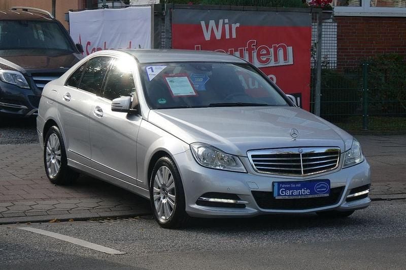 Silber Gebraucht 2013 Mercedes C250 Elegance Limousine | 12.850 € (Guter Preis) - Bild 1/4