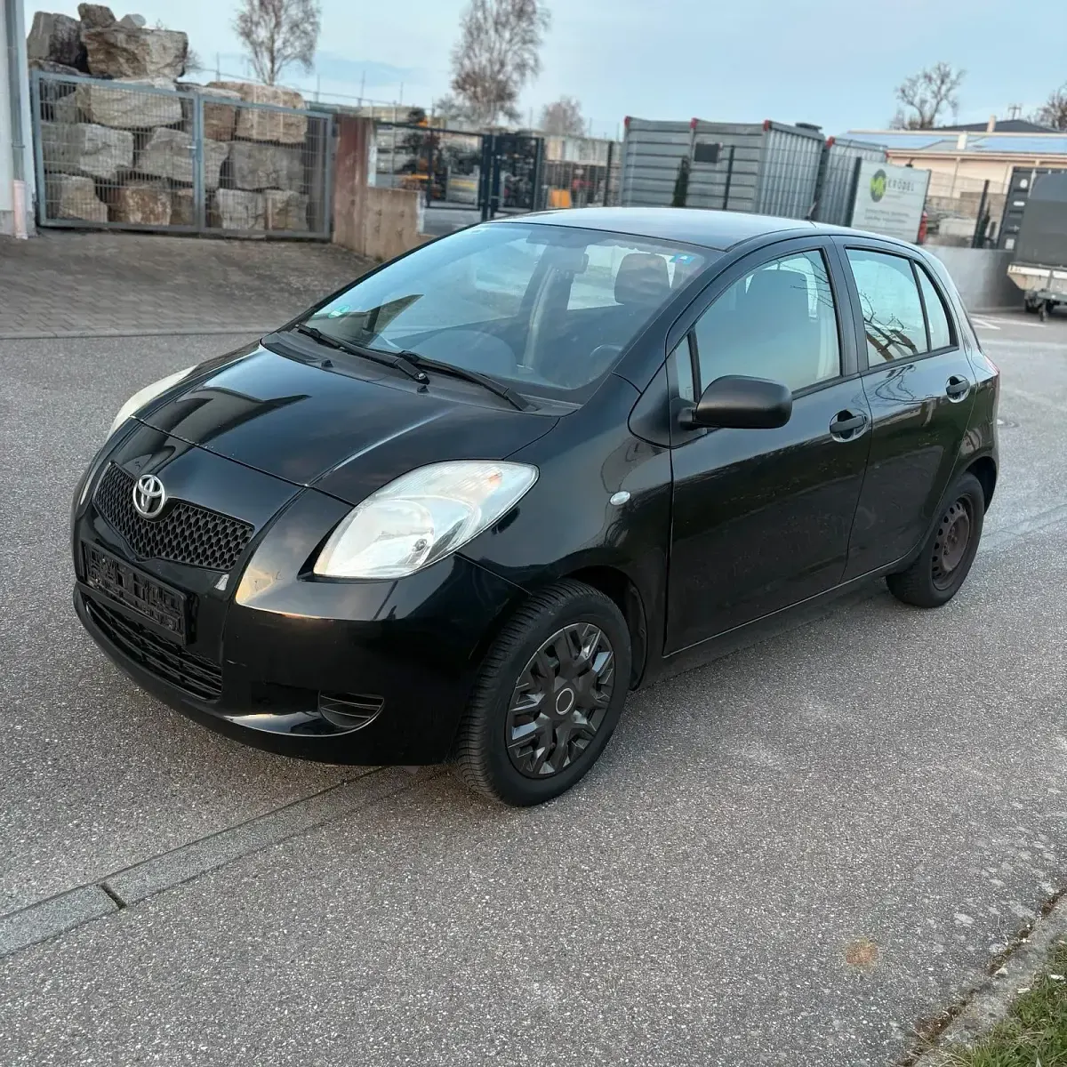 Gebraucht Toyota Yaris 70 PS (51 kW) 2007 Schwarz Kleinwagen