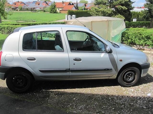Gebraucht Renault Clio 102 PS (75 kW) 1999 Silber Limousine