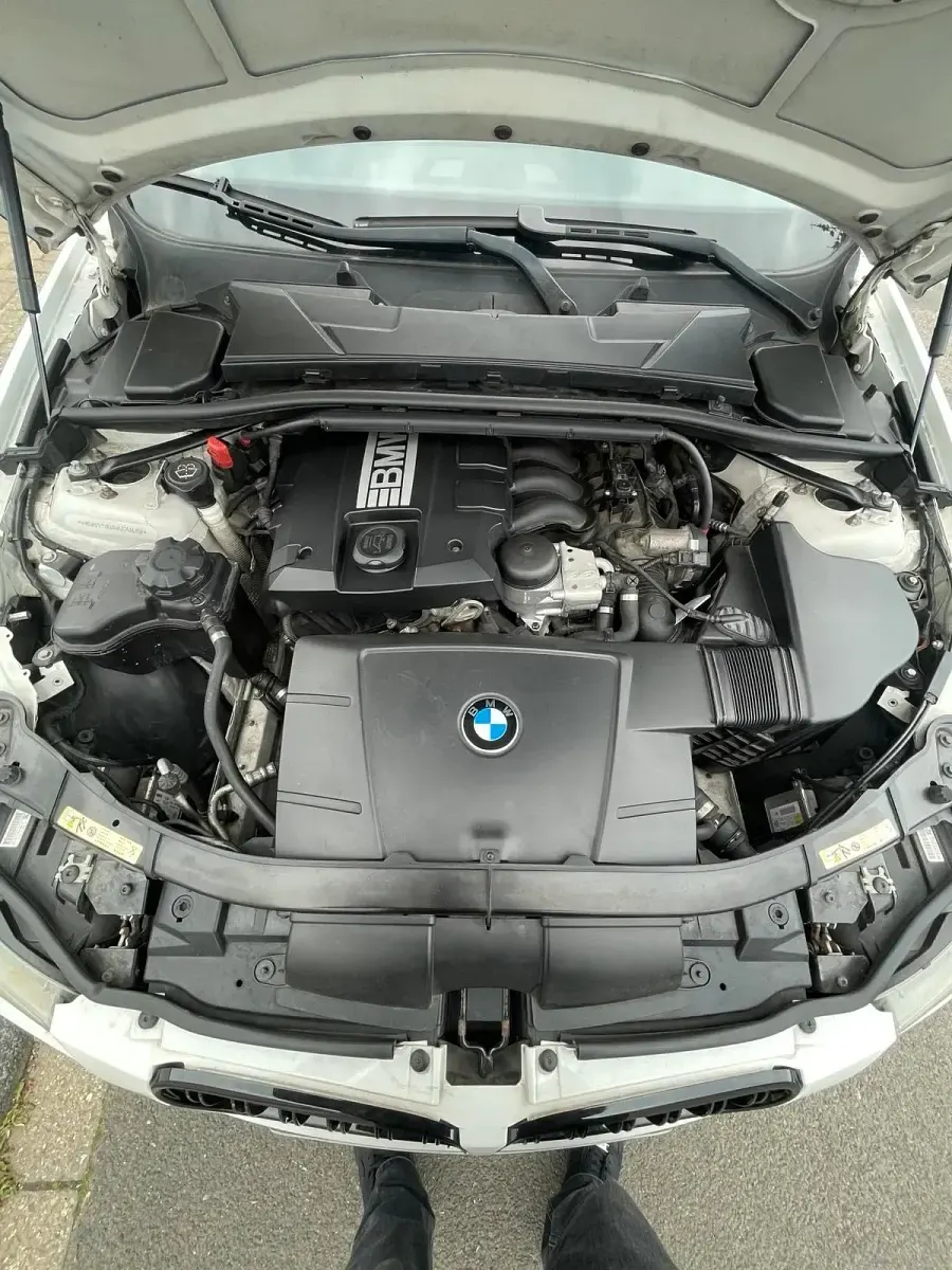 Gebraucht BMW 318 M Sport 143 PS (105 kW) 2009 Weiß Limousine