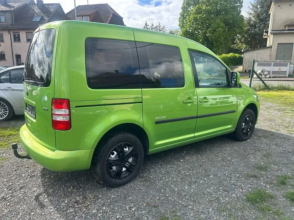 Gebraucht VW Caddy Trendline 102 PS (75 kW) 2014 Grün Van / Kleinbus