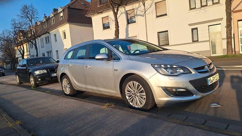 Gebraucht Opel Astra 165 PS (121 kW) 2013 Silber Kombi