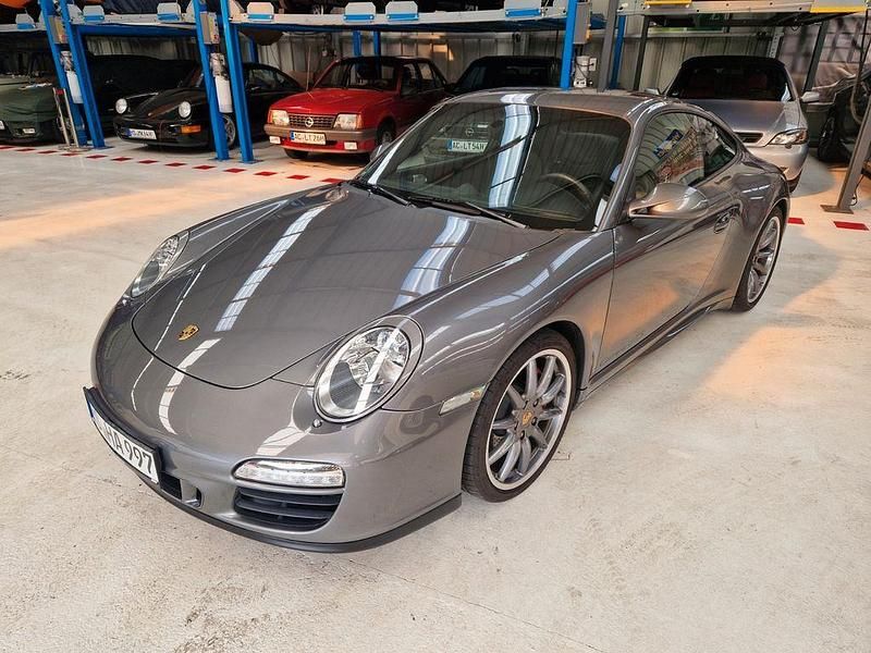 Grau Gebraucht 2011 Porsche 997 | 83.911 € - Bild 1/4