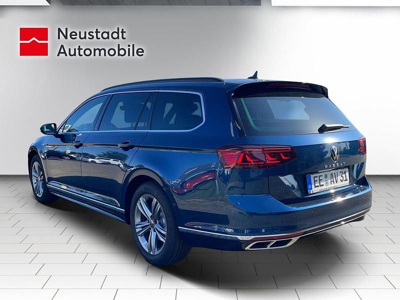 Gebraucht VW Passat Business 150 PS (110 kW) 2023 Blau Kombi