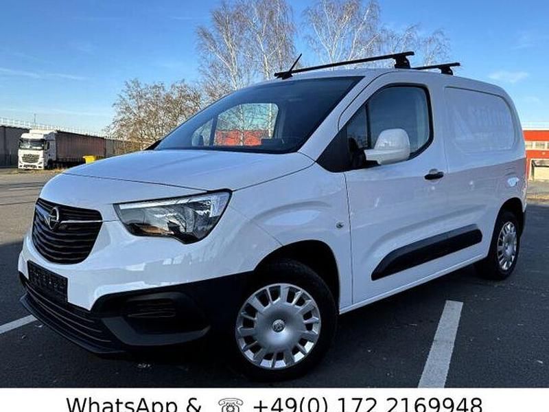 Weiß Gebraucht 2020 Opel Combo Edition Van / Kleinbus | 8.700 € (Teuer) - Bild 1/4