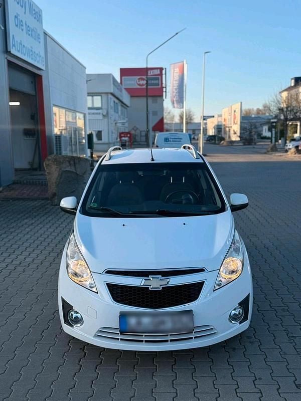 Gebraucht Chevrolet Spark 75 PS (55 kW) 2010 Weiß Kleinwagen