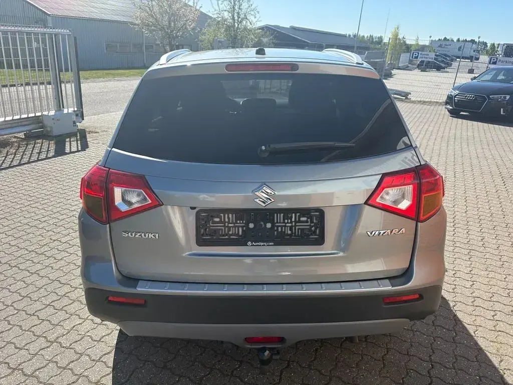 Second-hand Suzuki Vitara Comfort 120 CP (88 kW) 2017 Gri SUV