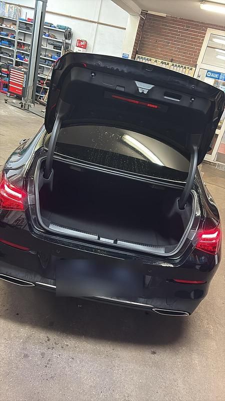 Gebraucht Mercedes CLA180 136 PS (100 kW) 2021 Schwarz Limousine