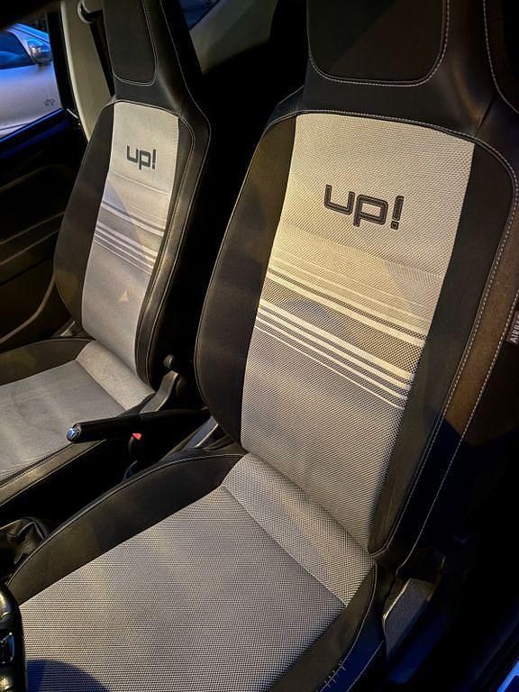 Second-hand VW up! 60 CP (44 kW) 2012 Negru Hatchback
