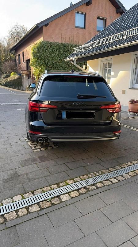 Gebraucht Audi A4 Ambiente 190 PS (139 kW) 2016 Schwarz Kombi