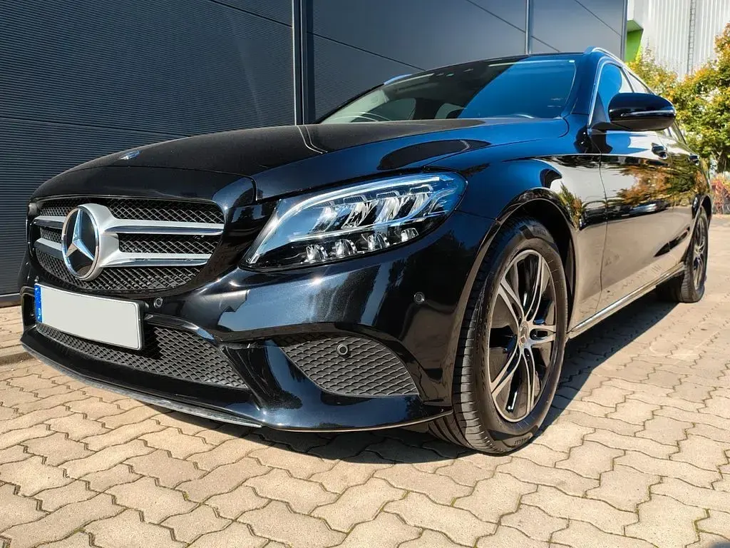 Gebraucht Mercedes C180 156 PS (114 kW) 2021 Schwarz Kombi