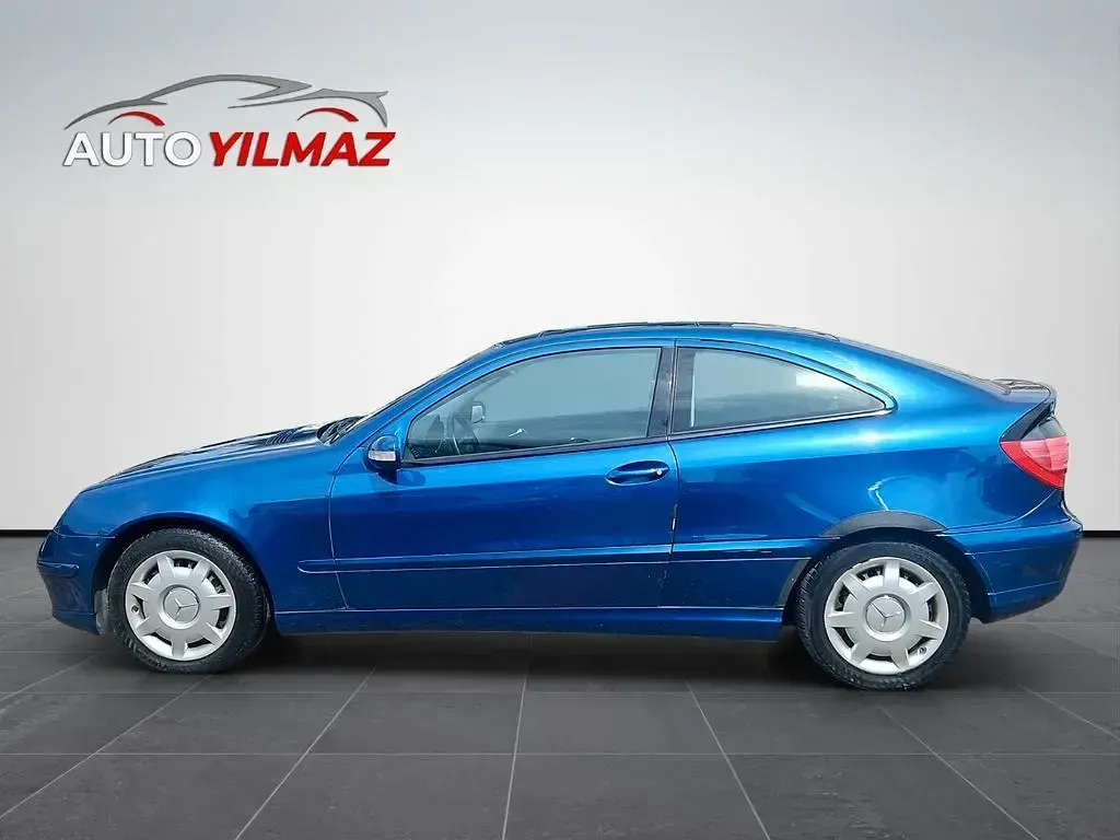 Gebraucht Mercedes C200 163 PS (119 kW) 2001 Blau Coupé