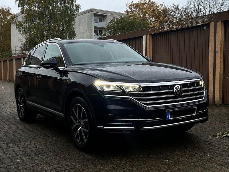 Blau Gebraucht 2021 VW Touareg Elegance SUV | 39.950 € (Superpreis) - Bild 1/4