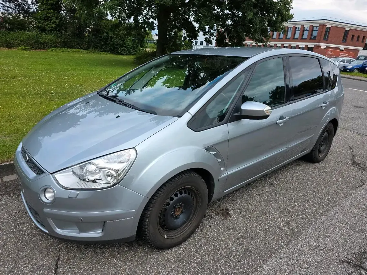 Gebraucht Ford S-MAX Titanium 140 PS (102 kW) 2006 Cosmicsilber metallic Van / Kleinbus