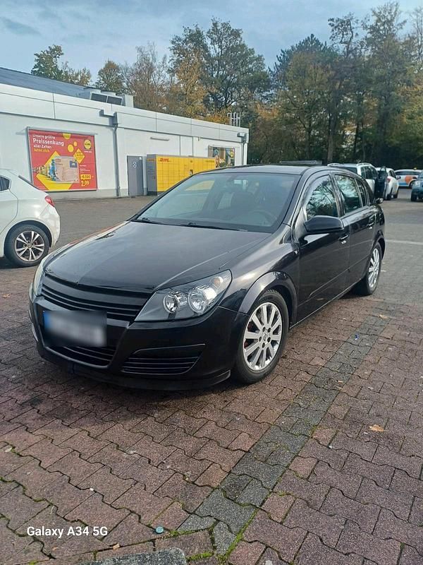 Schwarz Gebraucht 2004 Opel Astra Limousine | 2.800 € (Fairer Preis) - Bild 1/4