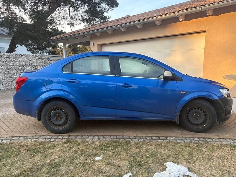 Gebraucht Chevrolet Aveo LT 101 PS (74 kW) 2013 Blau Limousine