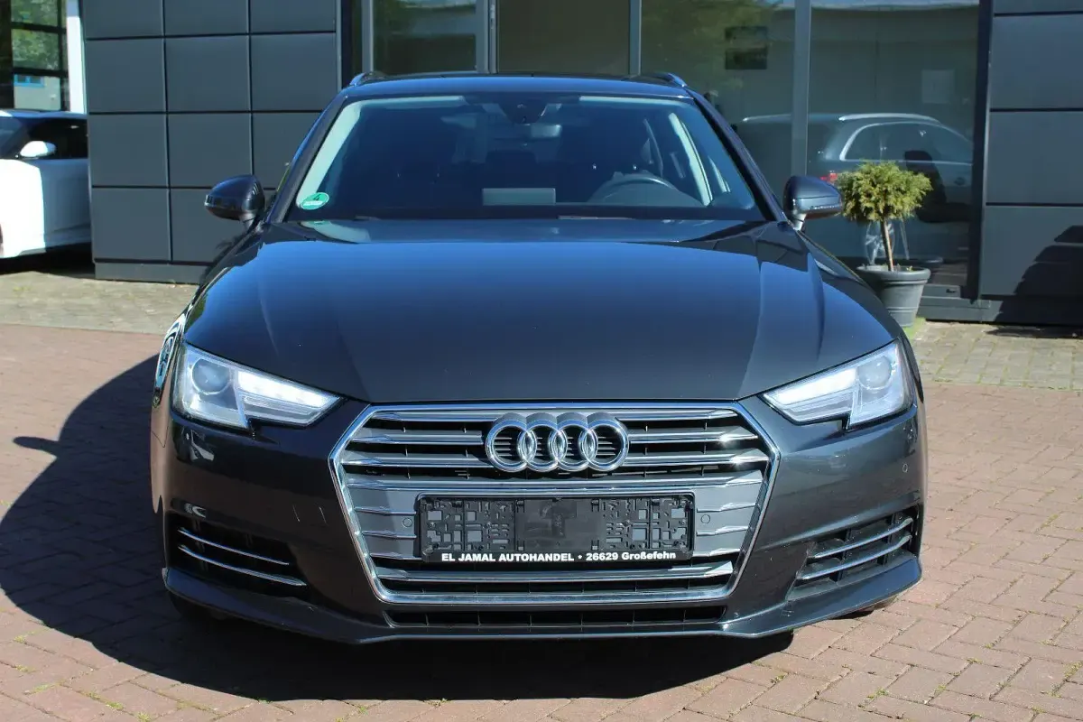 Gebraucht Audi A4 Sport 190 PS (139 kW) 2017 Grau Kombi