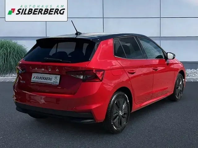 Gebraucht Skoda Fabia Style 80 PS (58 kW) 2022 Velvetrot premium metallic blackmagic perleffekt Kleinwagen